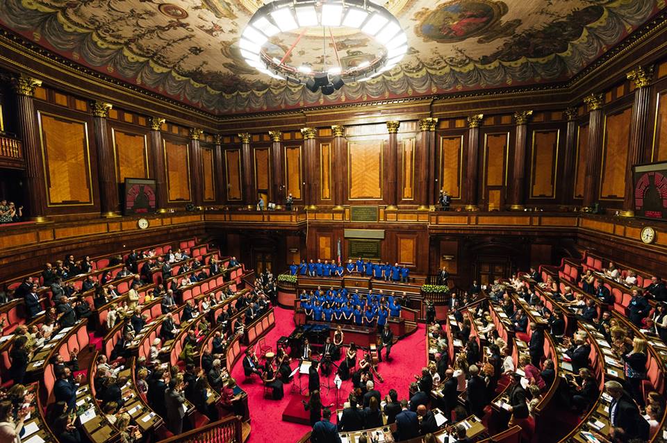 Il coro Papageno dell'associazione Mozart14 durante la sua esibizione al Senato.