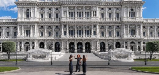 A Roma l'arte di Nora Lux con “Le Eretiche, Sante e Profetesse”